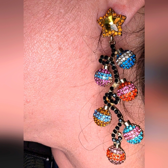 Christmas Earrings Artful Star Topping a Flowing Garland of Ornaments - Picture 1 of 9